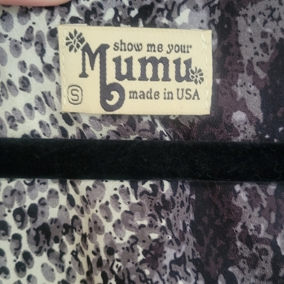 Show Me Your MuMu Size Small Snakeskin Python Print High Low V-Neck Tank In Gray - Picture 4 of 4